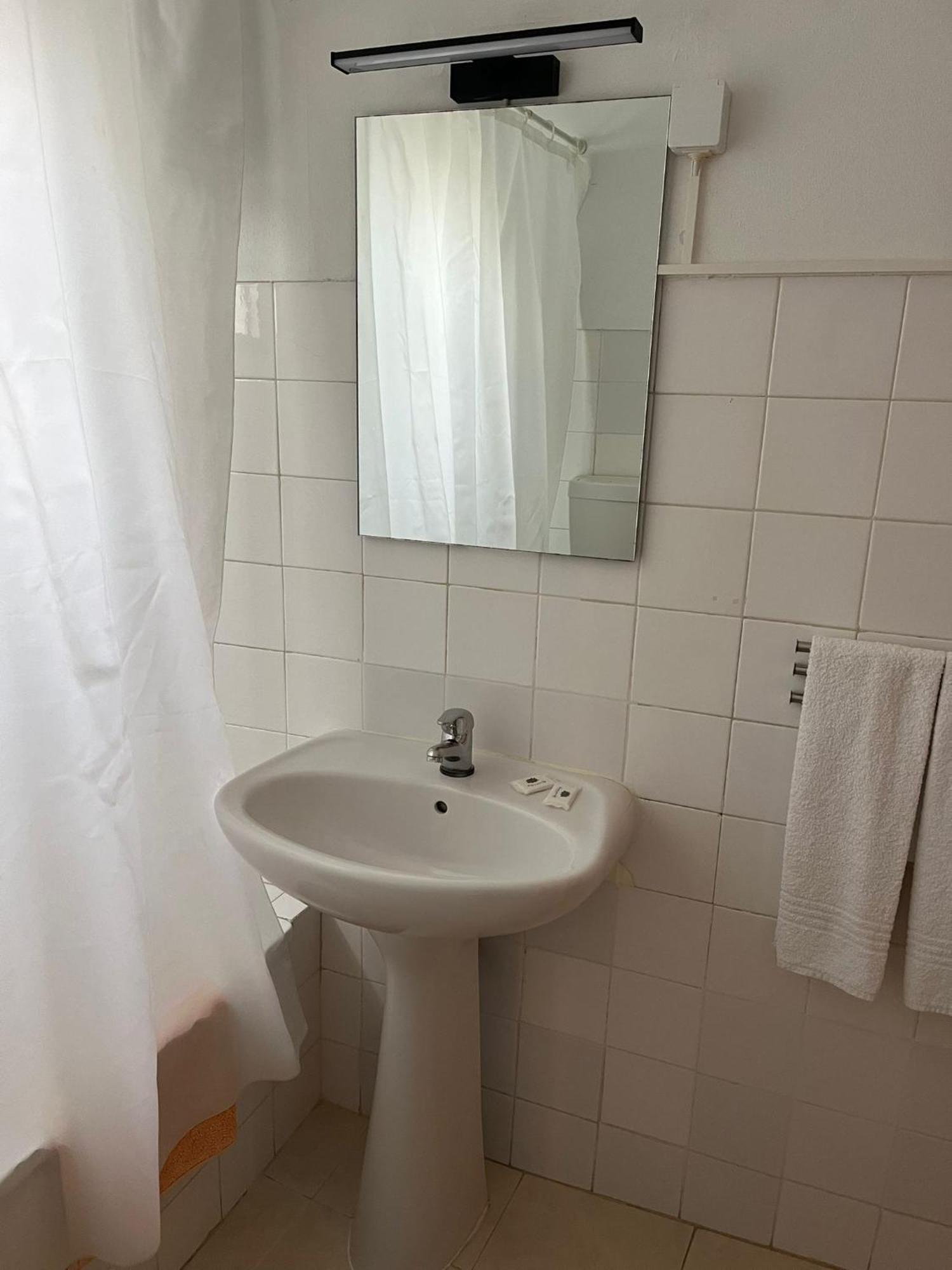 Romeu Bed & Breakfast Куартейра Екстериор снимка